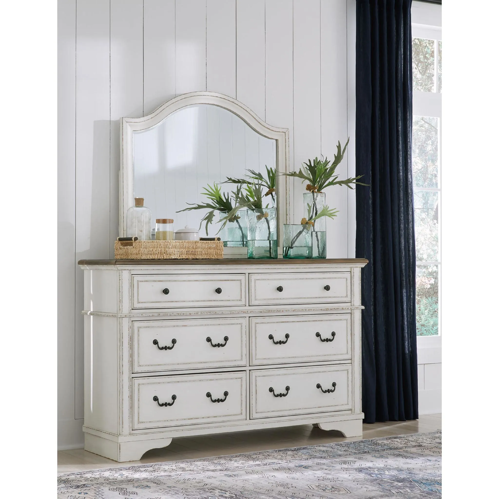 Brollyn 5 Piece Panel Bedroom