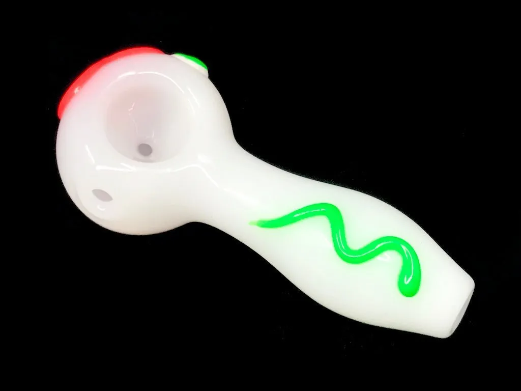 Glow in the Dark Heart Pipe