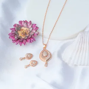 Redefined
Zarder Rose Gold Designer Chain Pendant Set: Effortless Luxury for Every Occasion