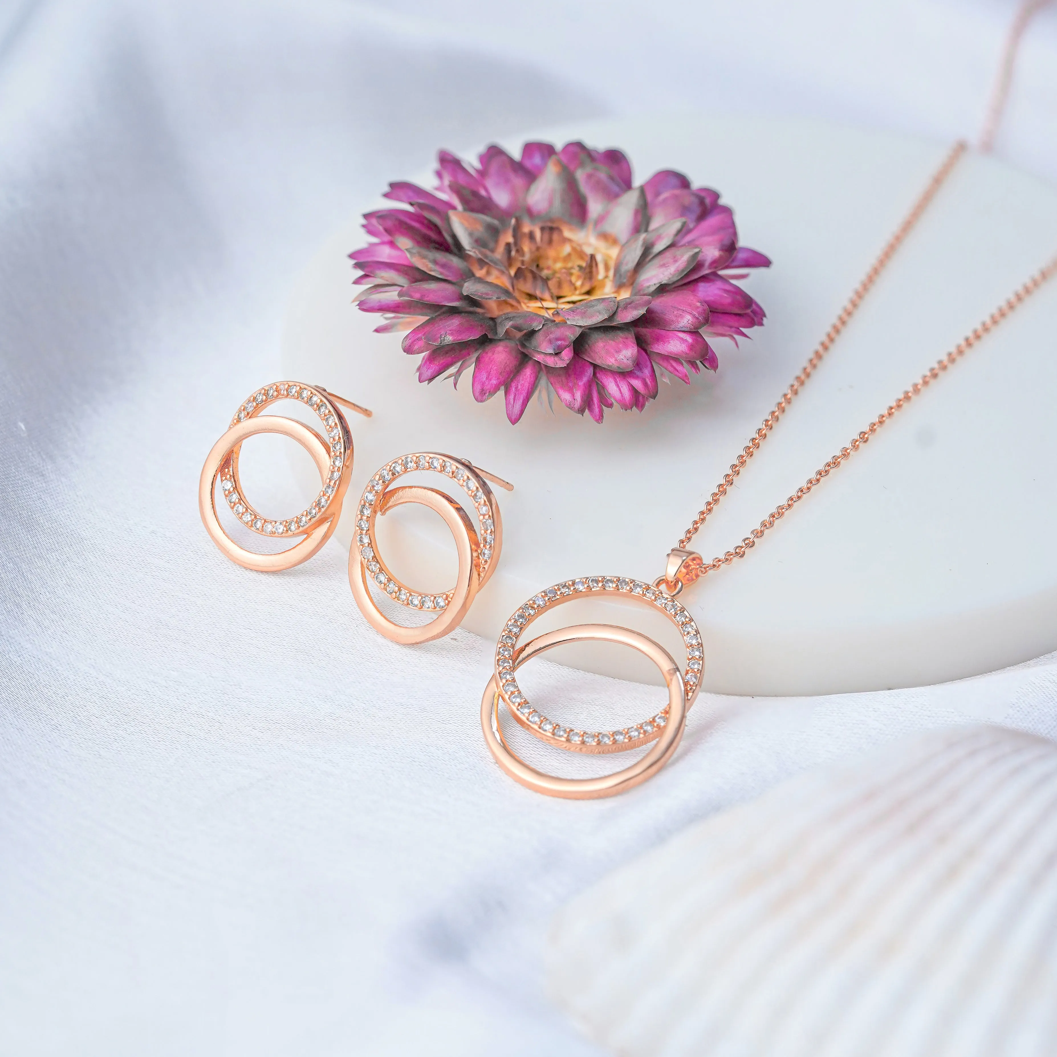 Zarder Rose Gold Designer Chain Pendant Set: Elevate Your Style with Elegance