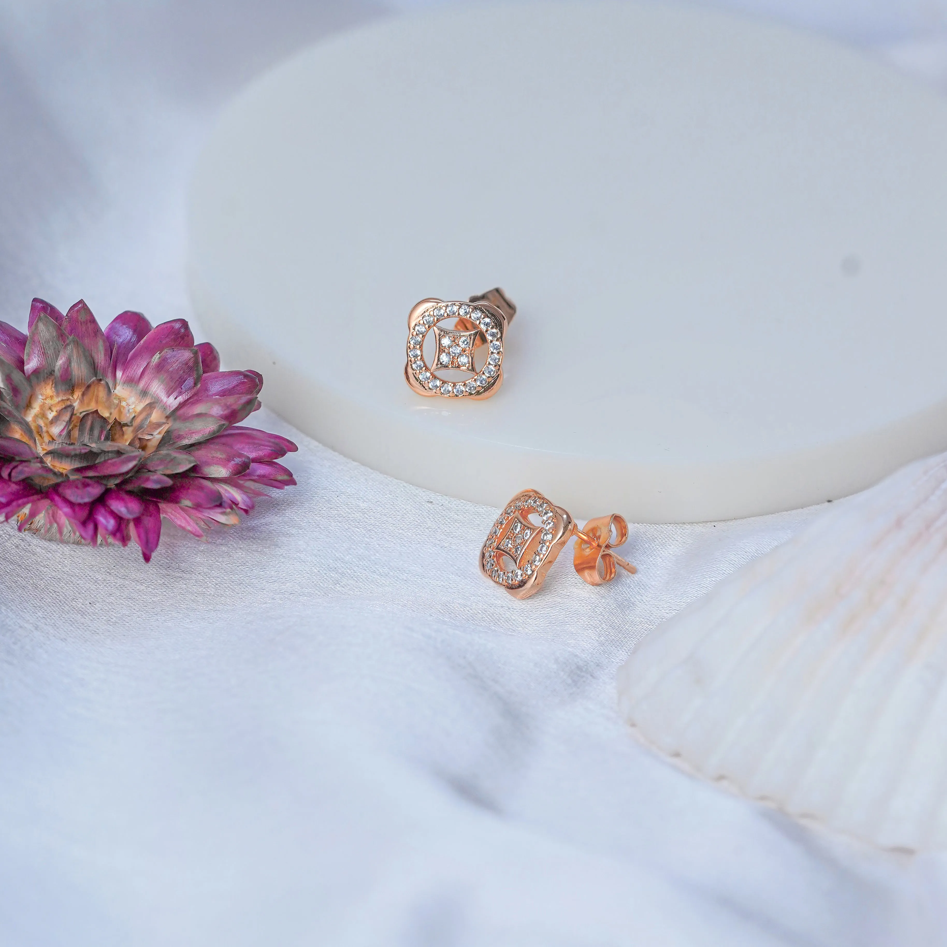Zarder Rose Gold Designer Chain Pendant Set: Timeless Sophistication Defined